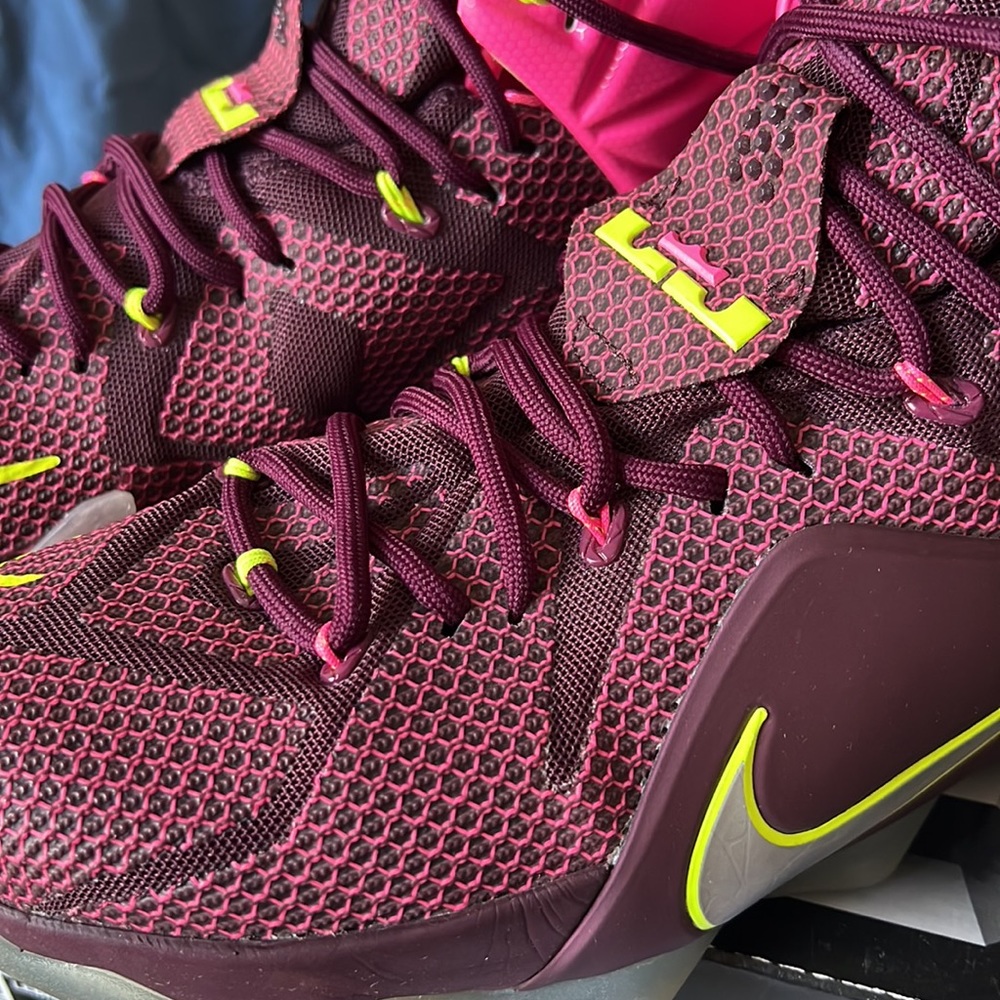 Nike LeBron XV Double Helix Size 9 - Picture 2 of 7